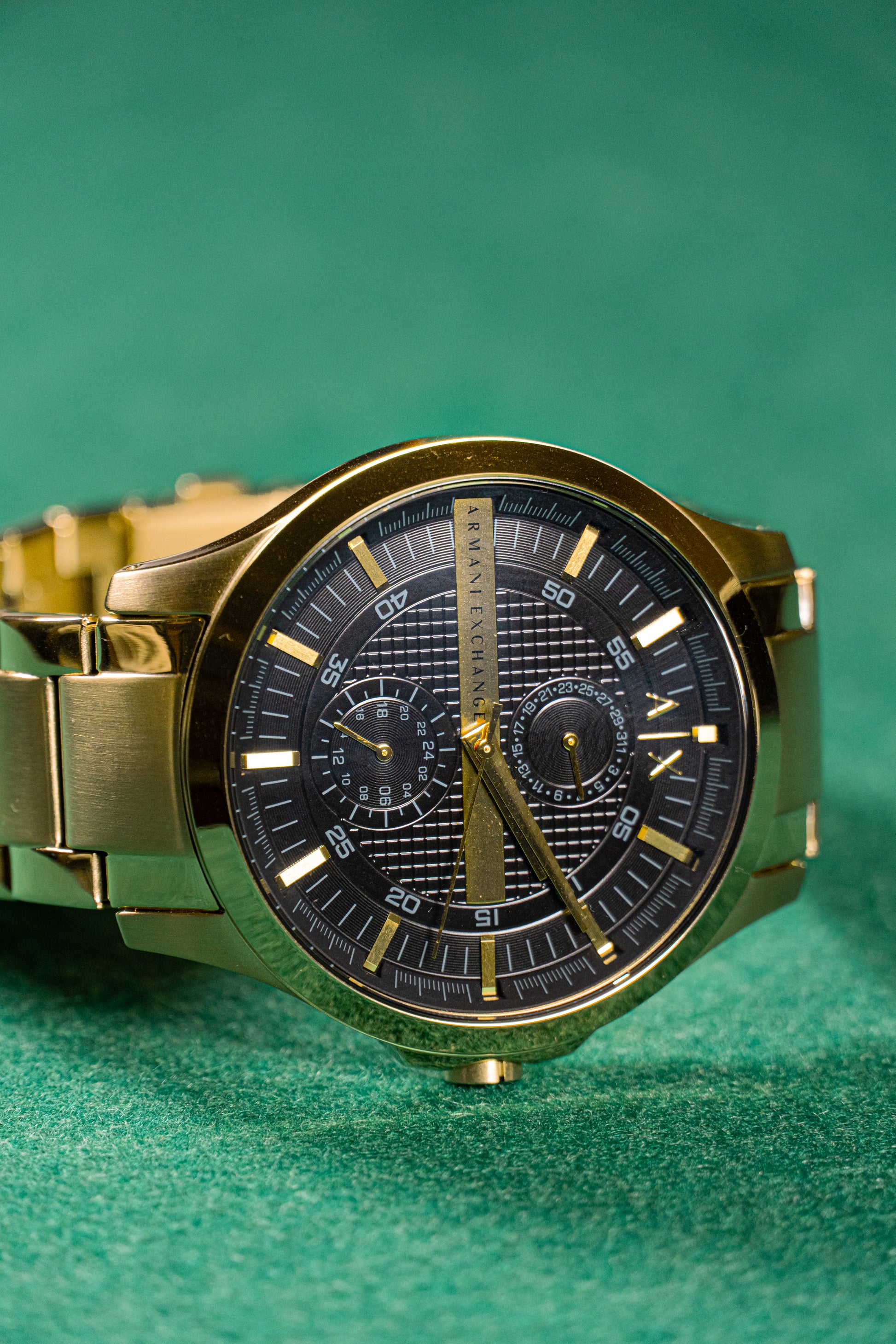 ARMANI EXCHANGE - GOLD TONE BLACK DIAL